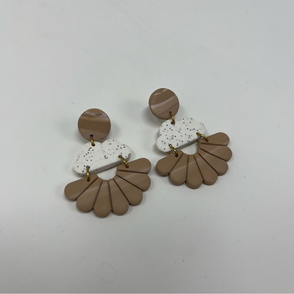 CLAY STATEMENT DROP EARRINGS - Picture 10 of 12